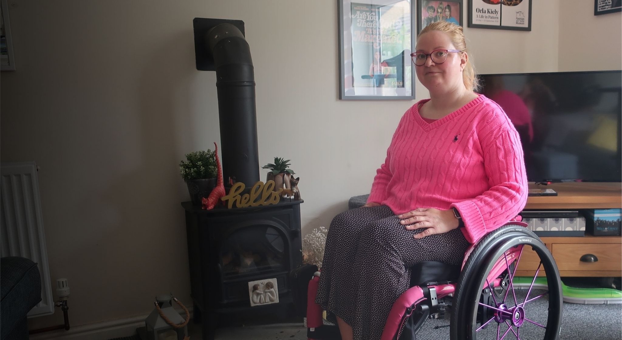 Lady in wheelchair in living room